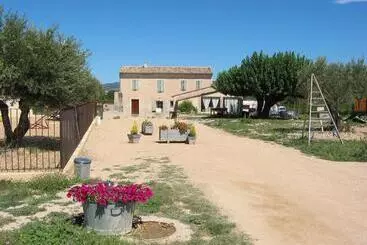 Hotel La Grange De Campaulise   Camping à La Ferme   Hébergements   Mont Ventoux