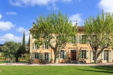 بنسيون Château Des Demoiselles