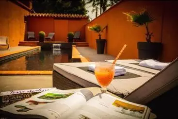 Majatalo Mas Latour Lavail