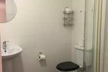 Majatalo Lakeland Guest House