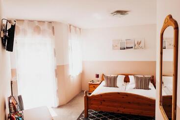 פנסיון Gästehaus Windhagen