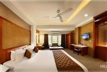 Hotel Kgees  Hill Town