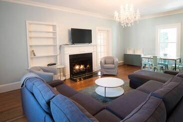 הוסטל Swamp Rabbit Inn Travelers Rest