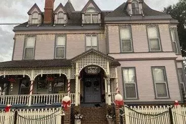 Grand Gables Inn Bed & Breakfast