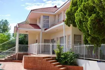 پانسیون Pentagon Guesthouse