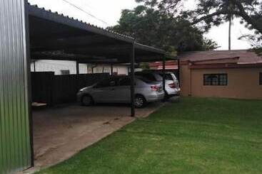 Pensionat Khokha Moya Guesthouse