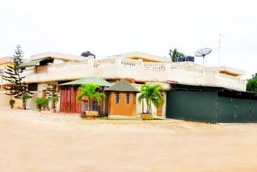 هتل آپارتمان Résidences La Fourmi