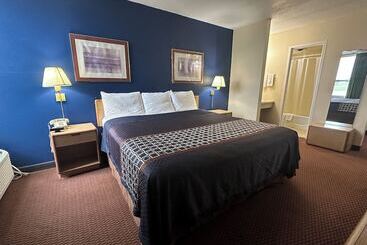 فندق على الطريق Osseo Inn