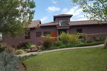 Majatalo Kaya Cabhozi At 306 On Heightsroad