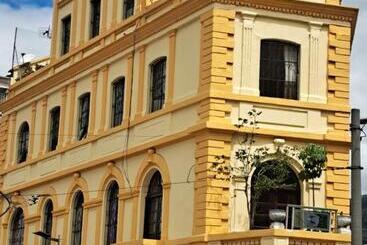 Hostel Hostal Mediodia