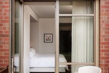 The Elizabeth Hotel, Autograph Collection