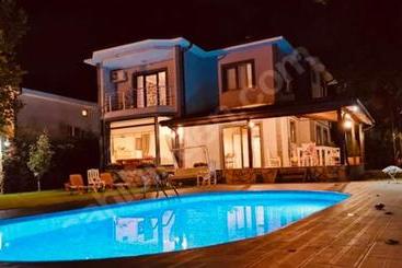 Pensão Bahçe'de Villa