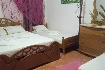 ペンション Karafil Guesthouse