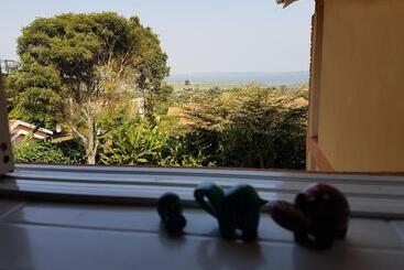 بنسيون Pineapple Guest House Entebbe