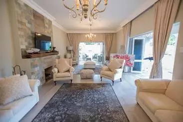 Pension  Familia Guesthouse