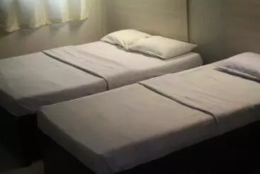 ユースホステル The Loft Inn