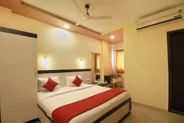 Hotel Capital O Rj Grand