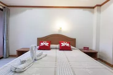 Aparthotel Zen Rooms Karon Hill