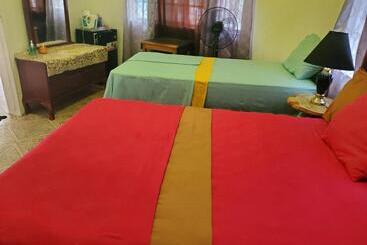 Pensão Fay Guest House