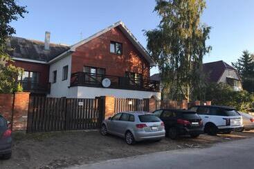 پانسیون Villa Midesta