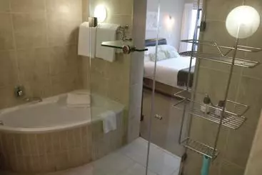 پانسیون 387 Bushbuck