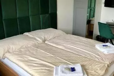 Majatalo Penzión U Vinára