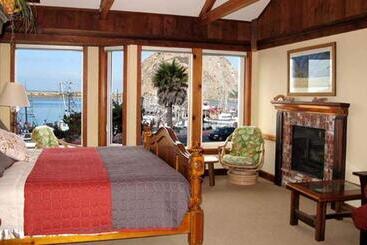 Общежитие Front Street Inn And Spa