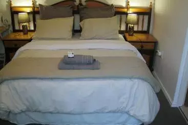 Majatalo Shirleys Place