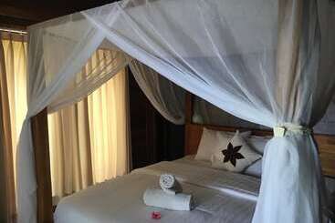 膳宿费 Linda Beach