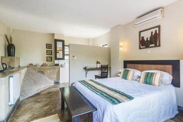 פנסיון Lost Trail Bed And Breakfast