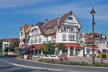 هتل آپارتمان Holiday Suites De Haan