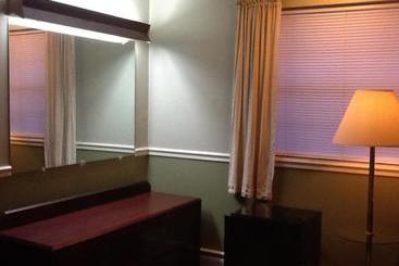 פנסיון Brookside House Lodging