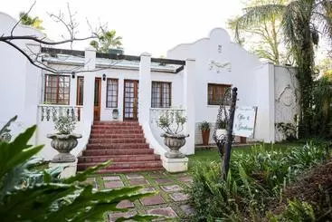 پانسیون Three Gables Guesthouse