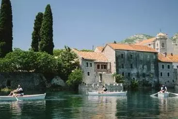 پانسیون Castello