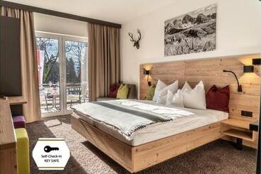 پانسیون Sweet Cherry Boutique & Guesthouse Tyrol