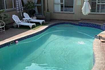 پانسیون Isle La Breeze Guest House