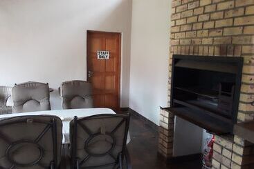 Pension Boer And Brit Self Catering Guest House