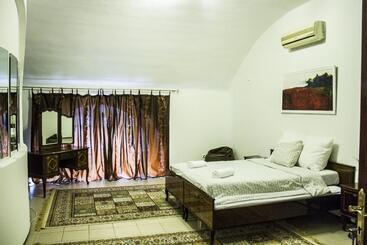 بنسيون The Training Station