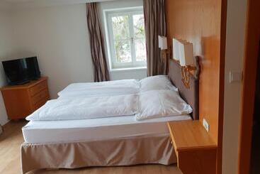 ペンション Gasthaus überfuhr