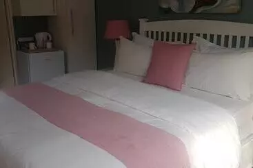 Pension  Lala Nathi Guest House & Self Catering