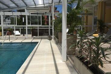 아파트호텔 Dos Mareas Apart   Piscina Climatizada Cubierta