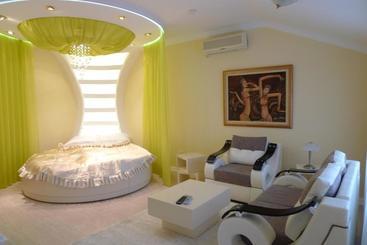 پانسیون Guest House Perla