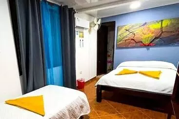 ユースホステル Hostal Mom Mariela