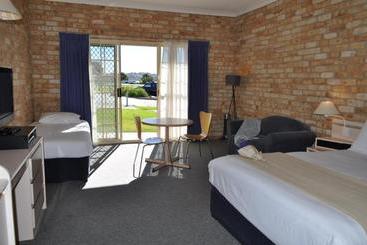 Mollymook Surfbeach Motel & Apartments