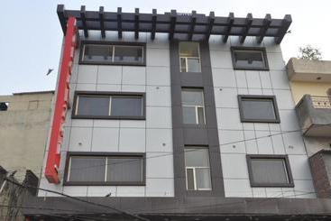 בית מלון כפרי Al Gulzar