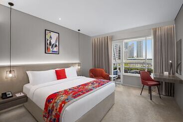 Leva Hotel And Suites, Opposite Downtown