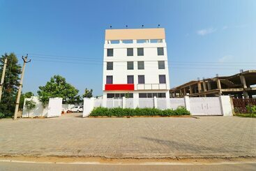 Hotell Capital O 18443 Nano