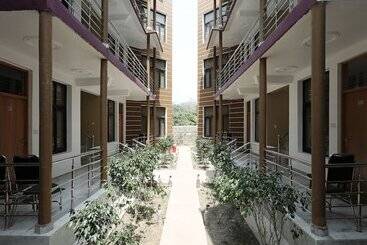 هتل Madhuban Resort