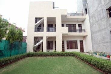 호텔 The Green Park Resort