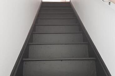 游客公寓 Strahan House